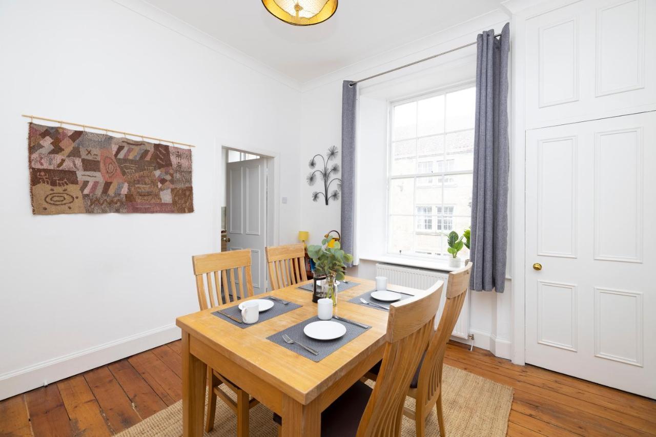 Joivy Cosy Flat In The Heart Of Edinburgh Lägenhet Exteriör bild