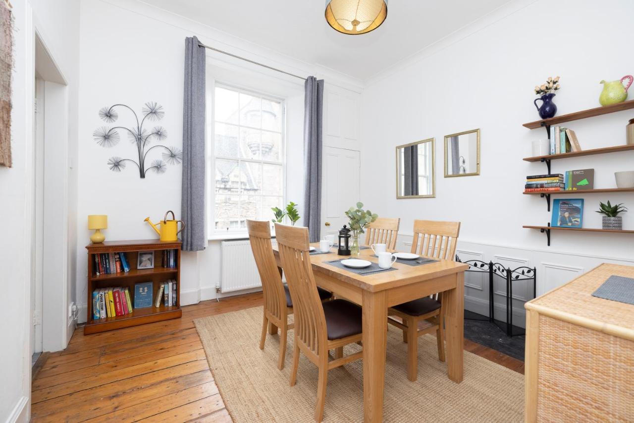 Joivy Cosy Flat In The Heart Of Edinburgh Lägenhet Exteriör bild